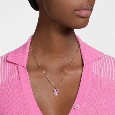 Swarovski Swan pendant Swan, Medium, Pink, Rose gold-tone
