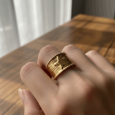 NEFERU Chunky Gold Star Statement Ring